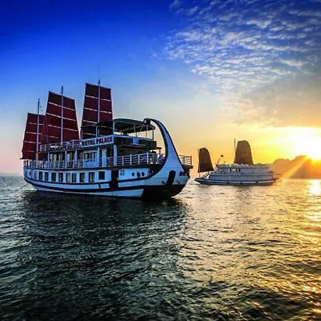 Royal Palace Cruise