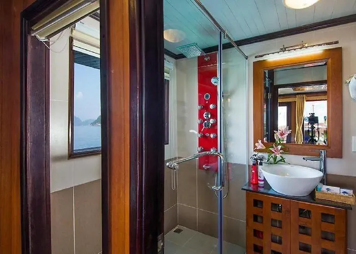 Royal Palace Cruise 4*