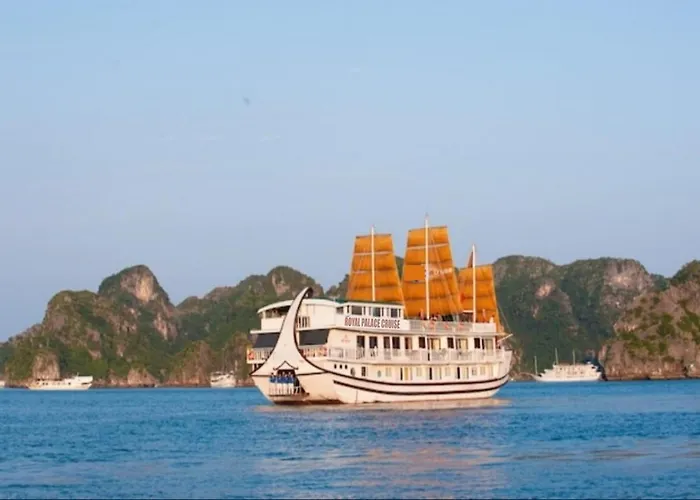 Royal Palace Cruise  Hạ Long