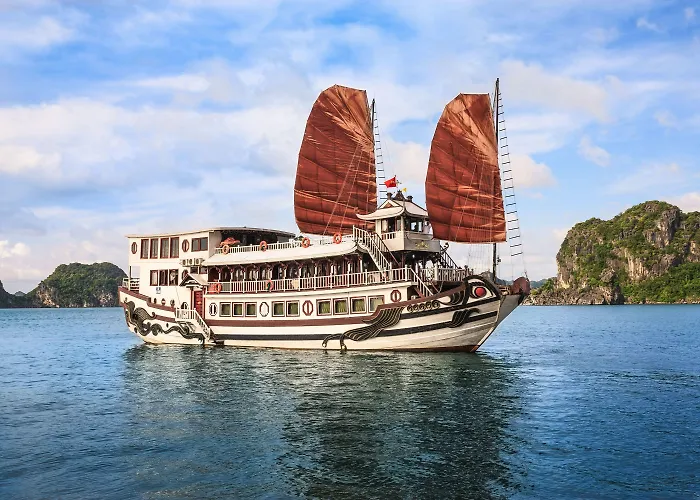 Royal Palace Cruise