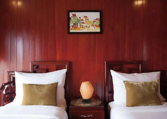  Royal Palace Cruise 4*