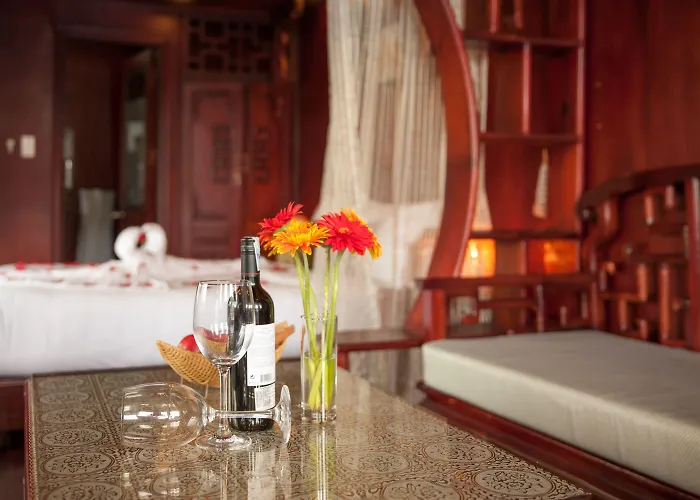 Royal Palace Cruise 4* Hạ Long