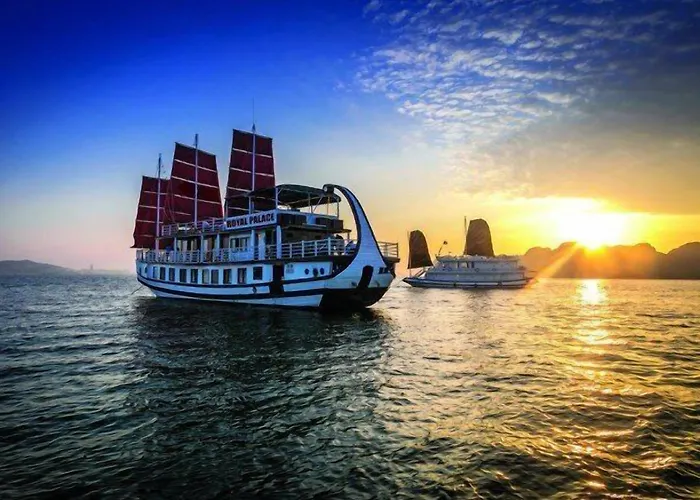 Royal Palace Cruise 