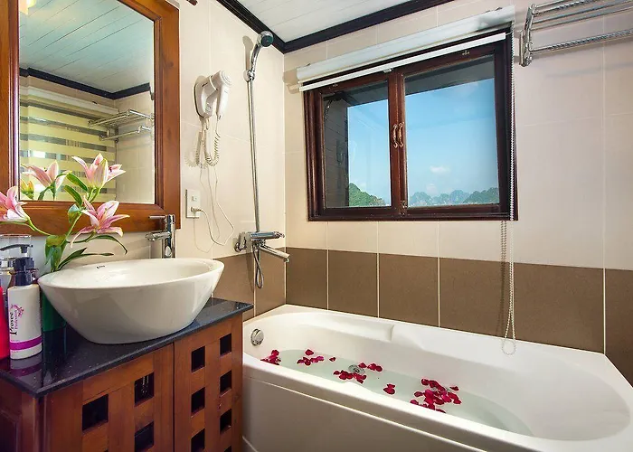  Royal Palace Cruise 4*