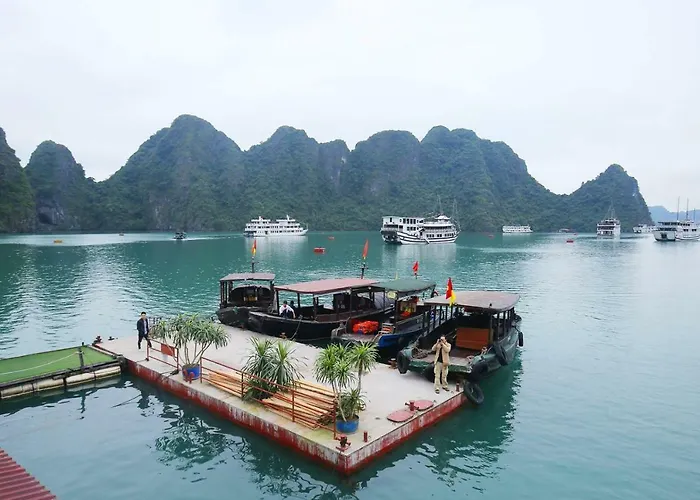  Royal Palace Cruise