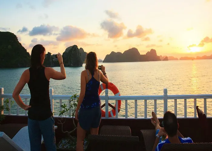Royal Palace Cruise 4* Hạ Long